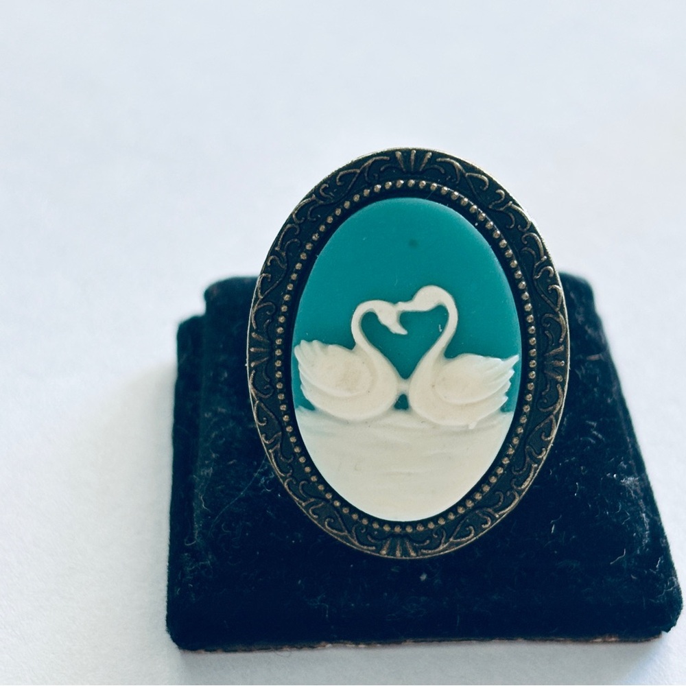 Blue and White Swan Cameo Victorian Style Adjustable Ring, NWT